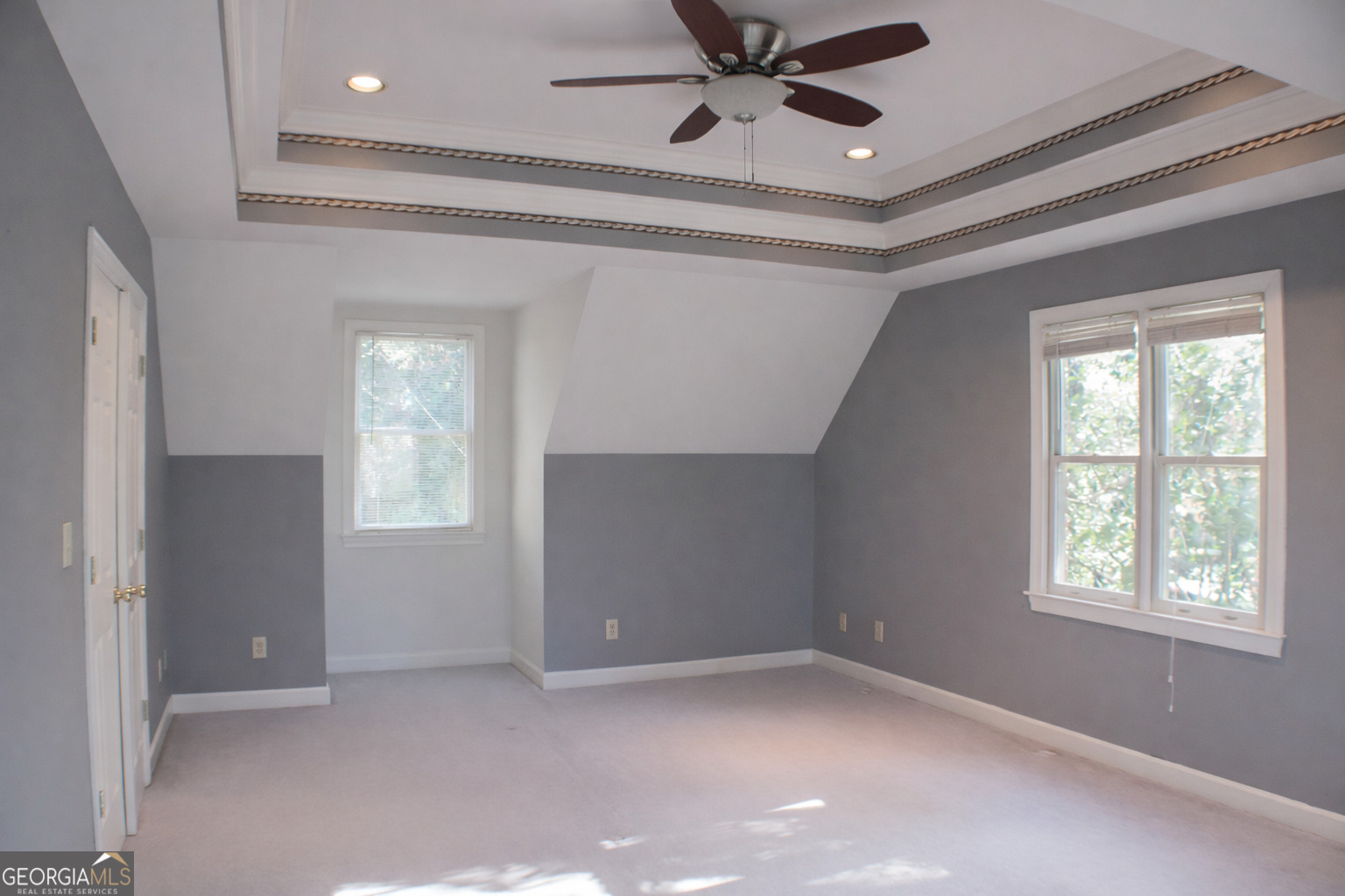 4 Townview Road Se Property Photo 15