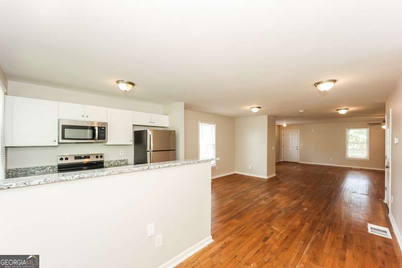 1112 Smith Street Property Photo 3