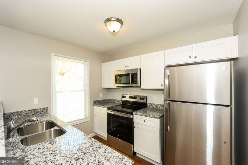 1112 Smith Street Property Photo 4