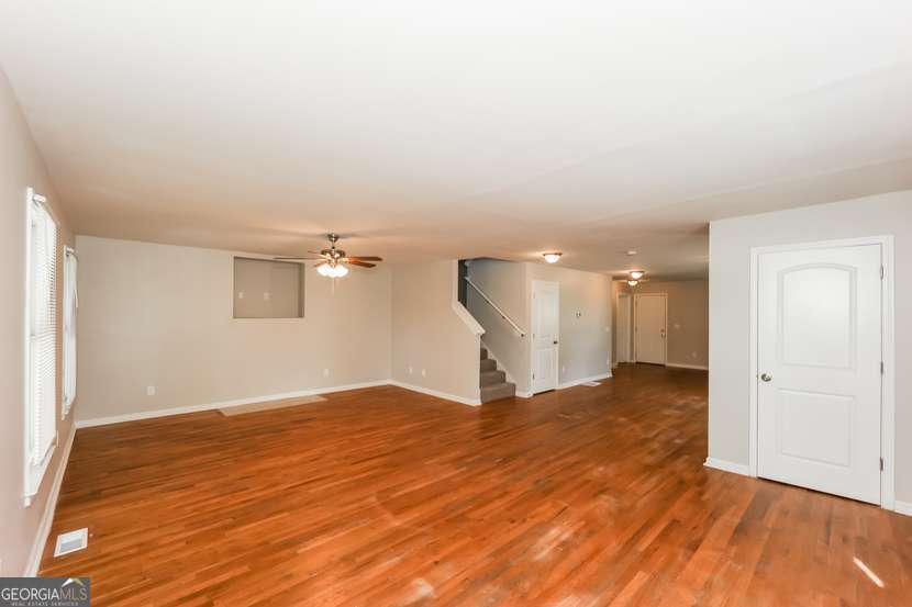 1112 Smith Street Property Photo 6