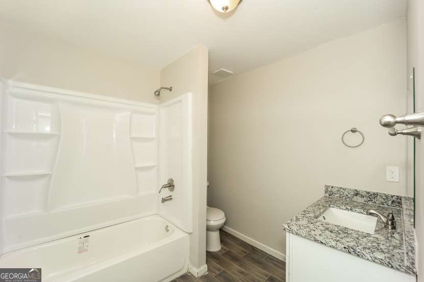 1112 Smith Street Property Photo 8