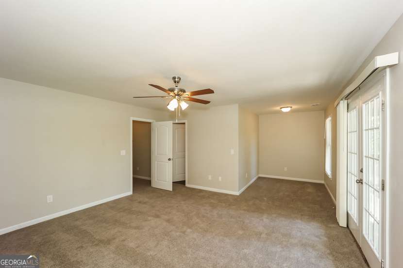 1112 Smith Street Property Photo 11