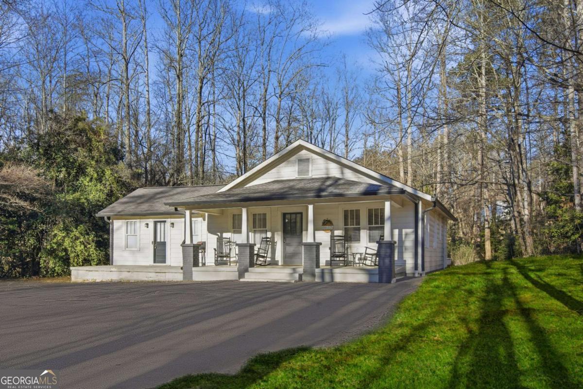 1374 Dawsonville Highway Property Photo 1