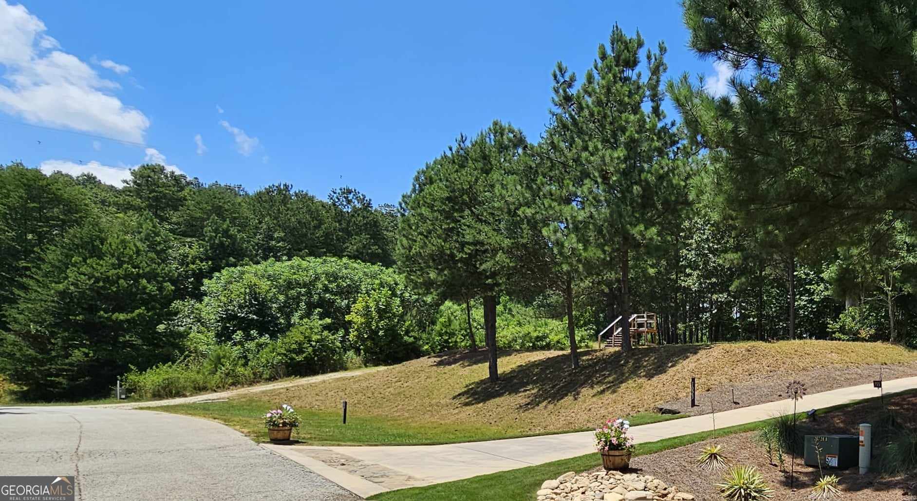 915 N Edgewater Trail Property Photo 1