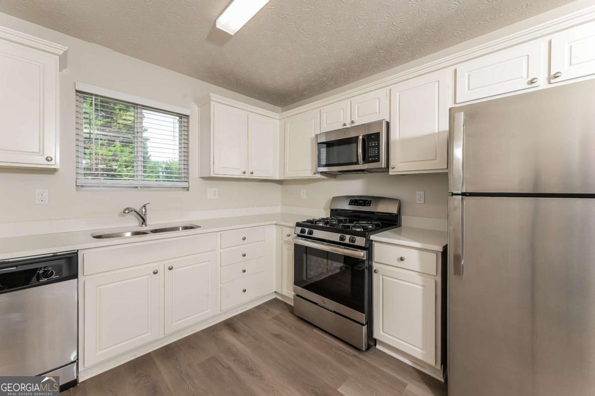 113 Garden Walk Property Photo 7