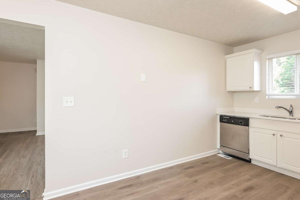 113 Garden Walk Property Photo 8