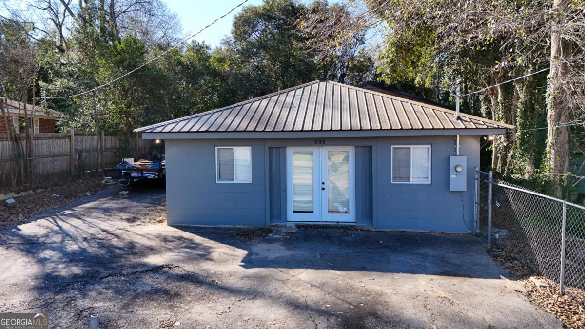 609 S Jefferson Street Property Photo 1