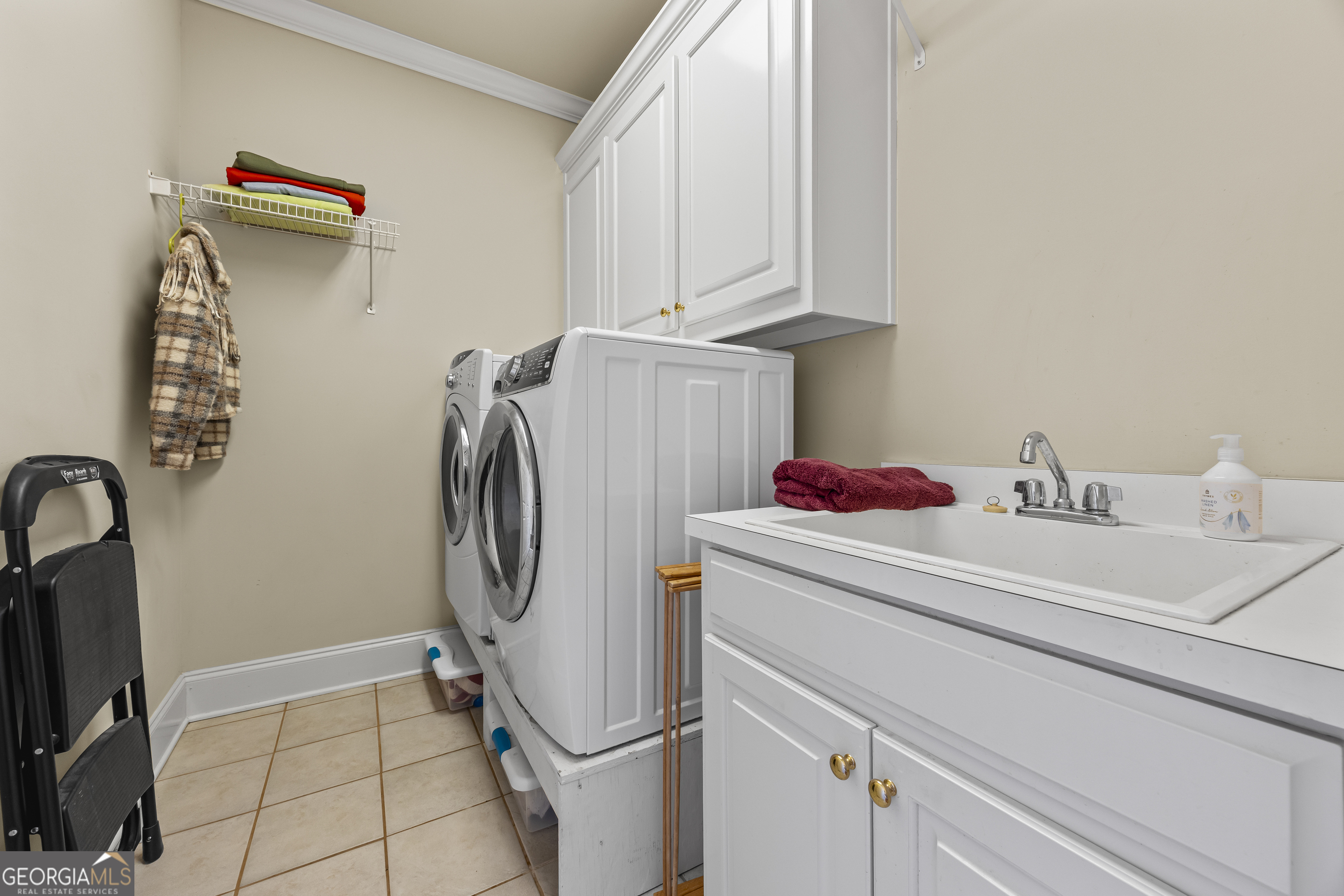 1060 Fox Hollow Court Property Photo 41