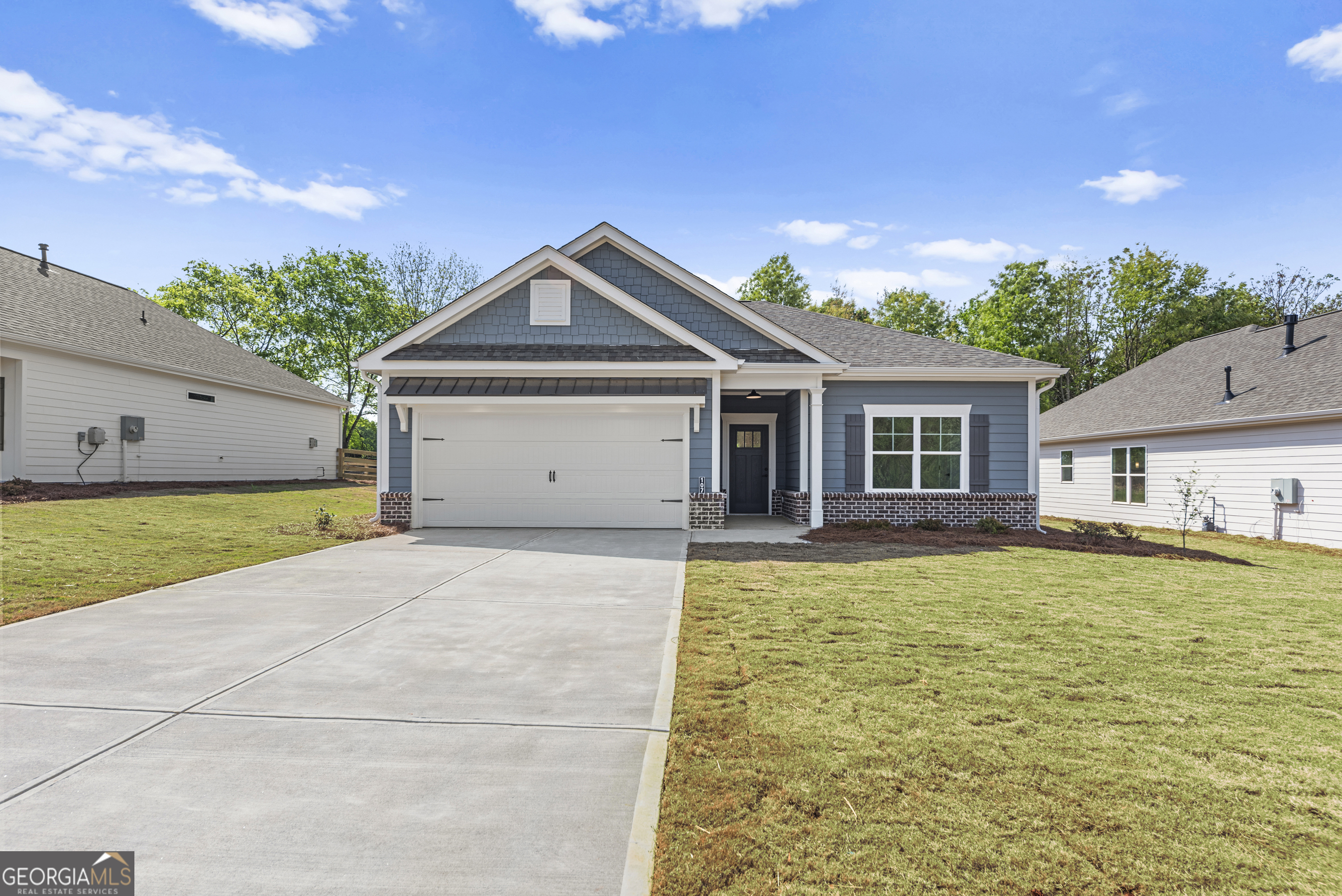 107 Cottage Grove Circle Property Photo 1