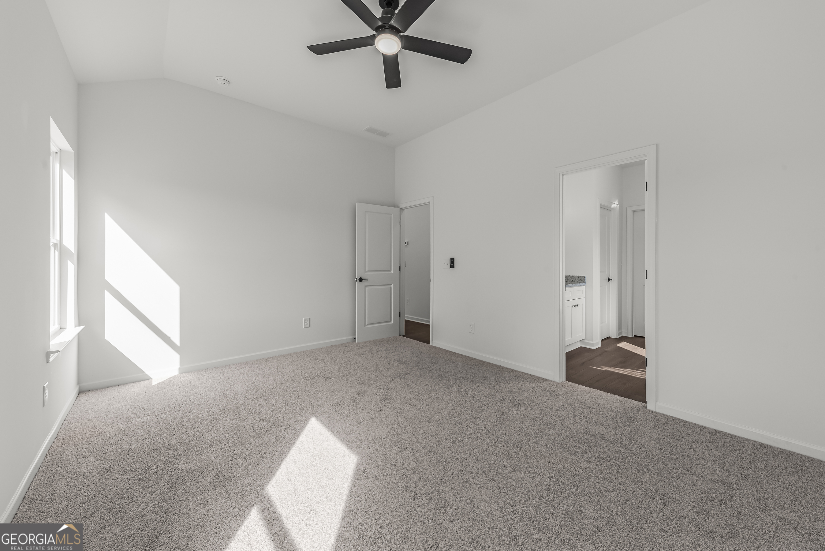 107 Cottage Grove Circle Property Photo 19