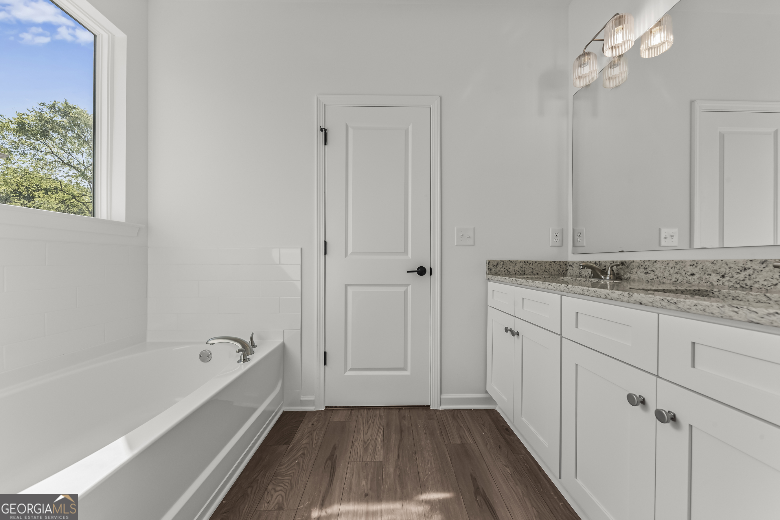 107 Cottage Grove Circle Property Photo 24