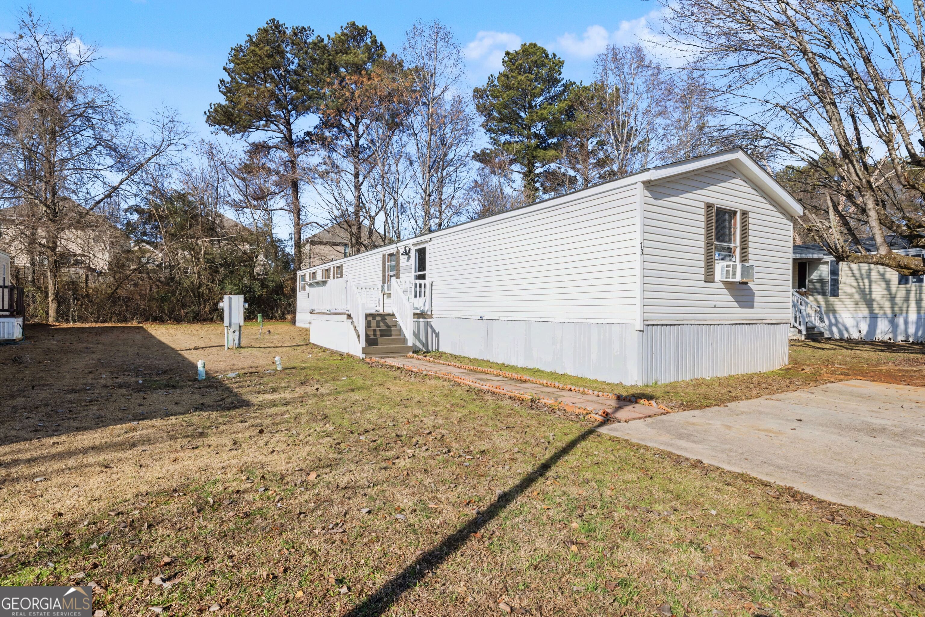 73 Lillian Circle Property Photo 2