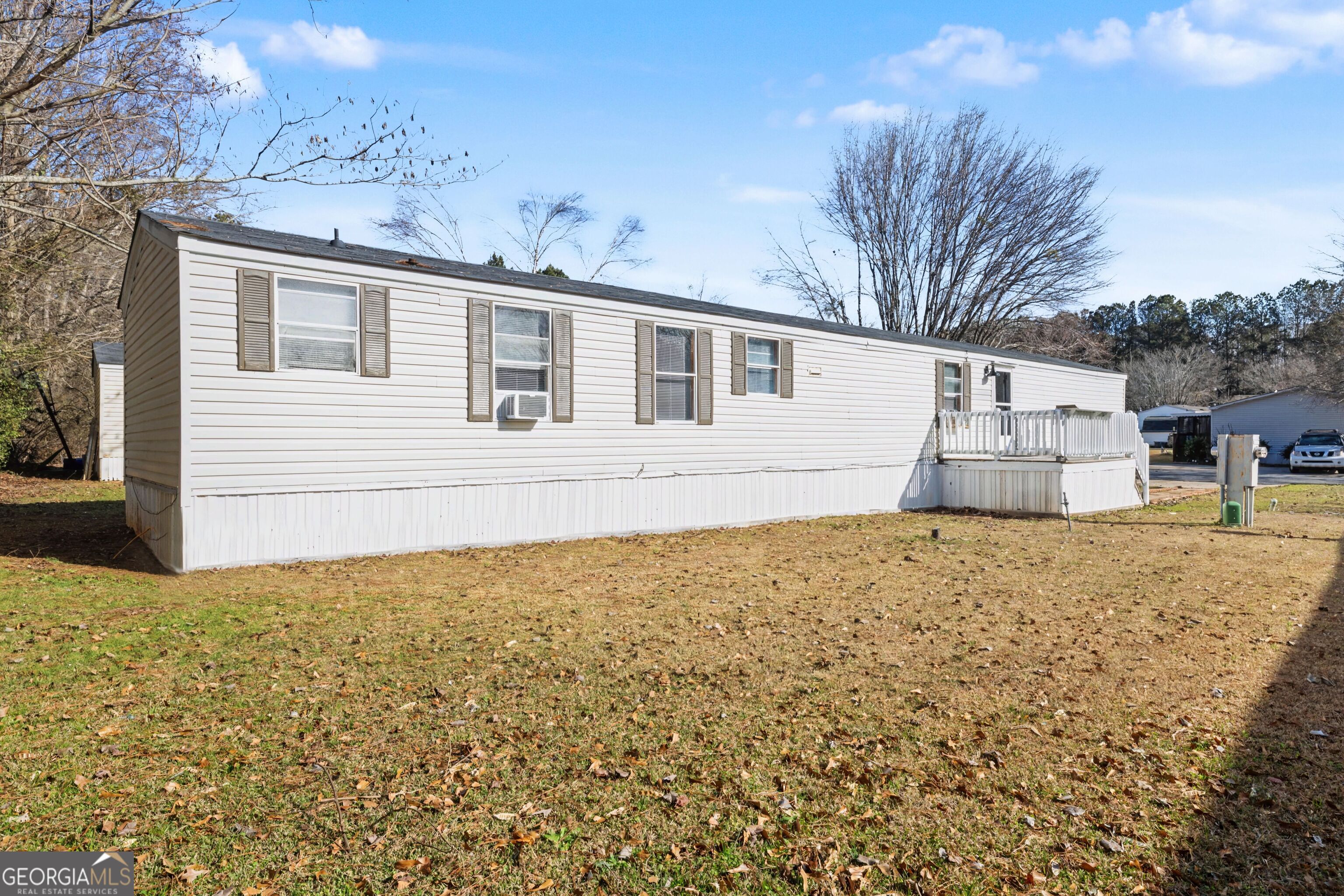 73 Lillian Circle Property Photo 3