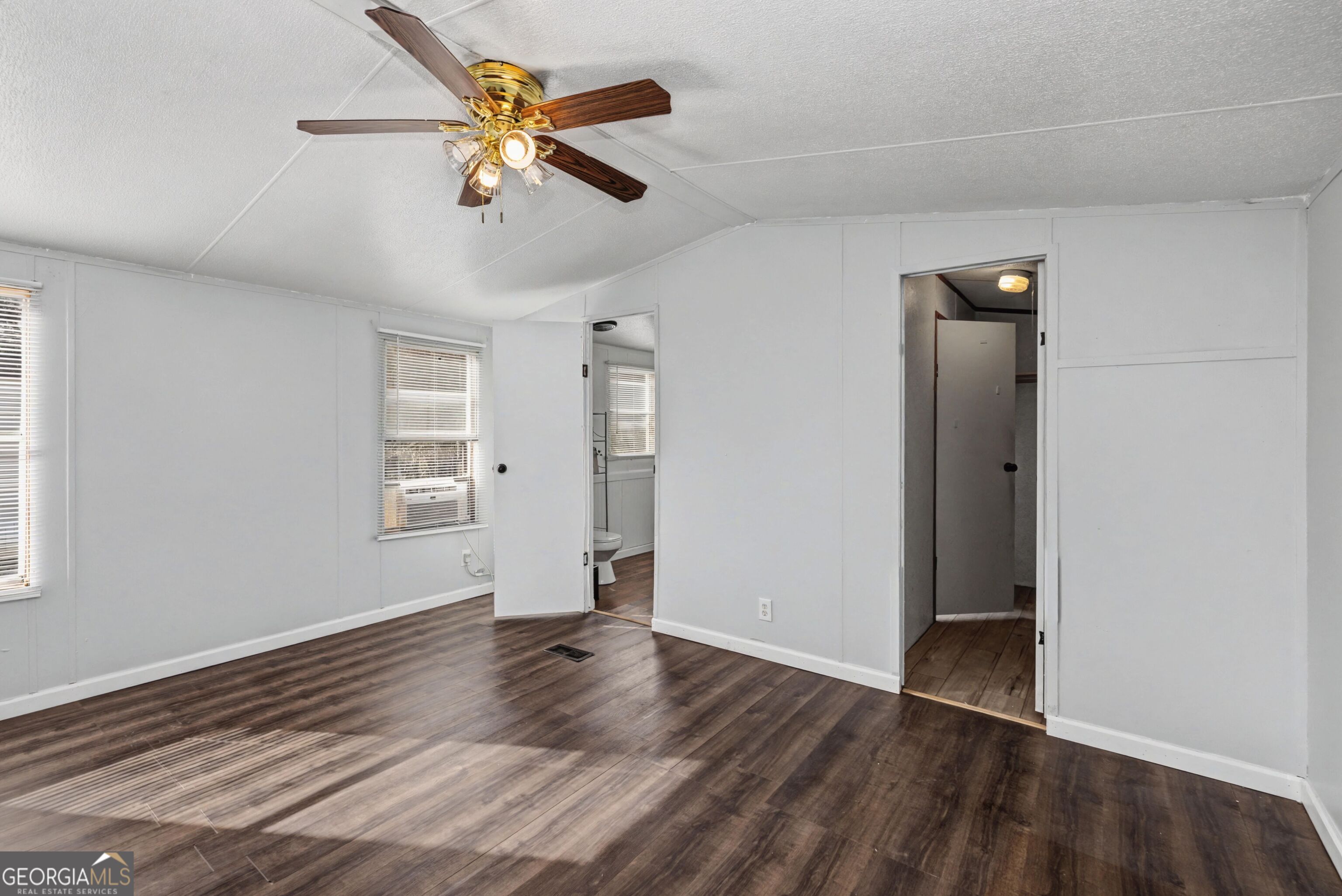 73 Lillian Circle Property Photo 9