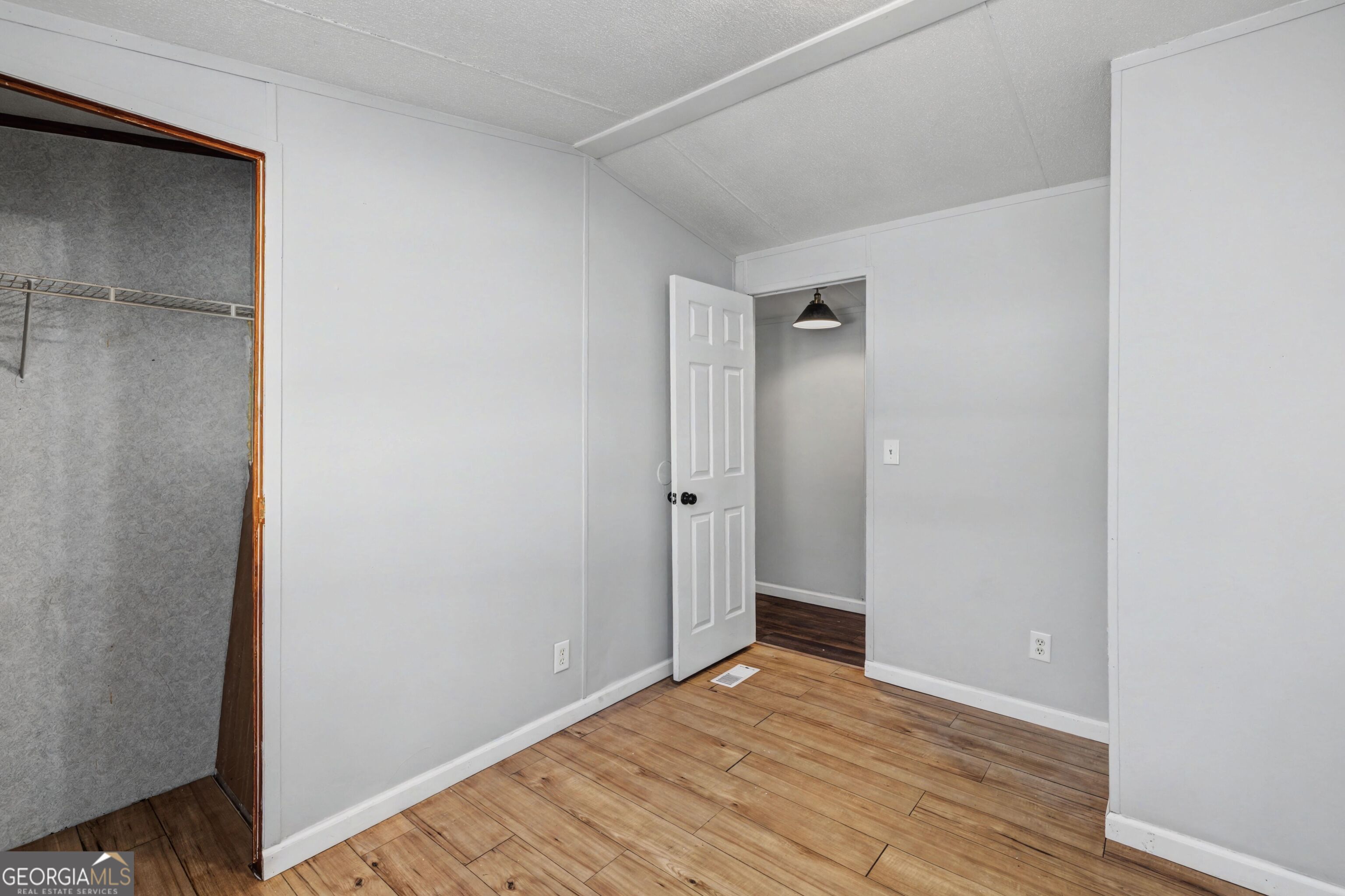 73 Lillian Circle Property Photo 14