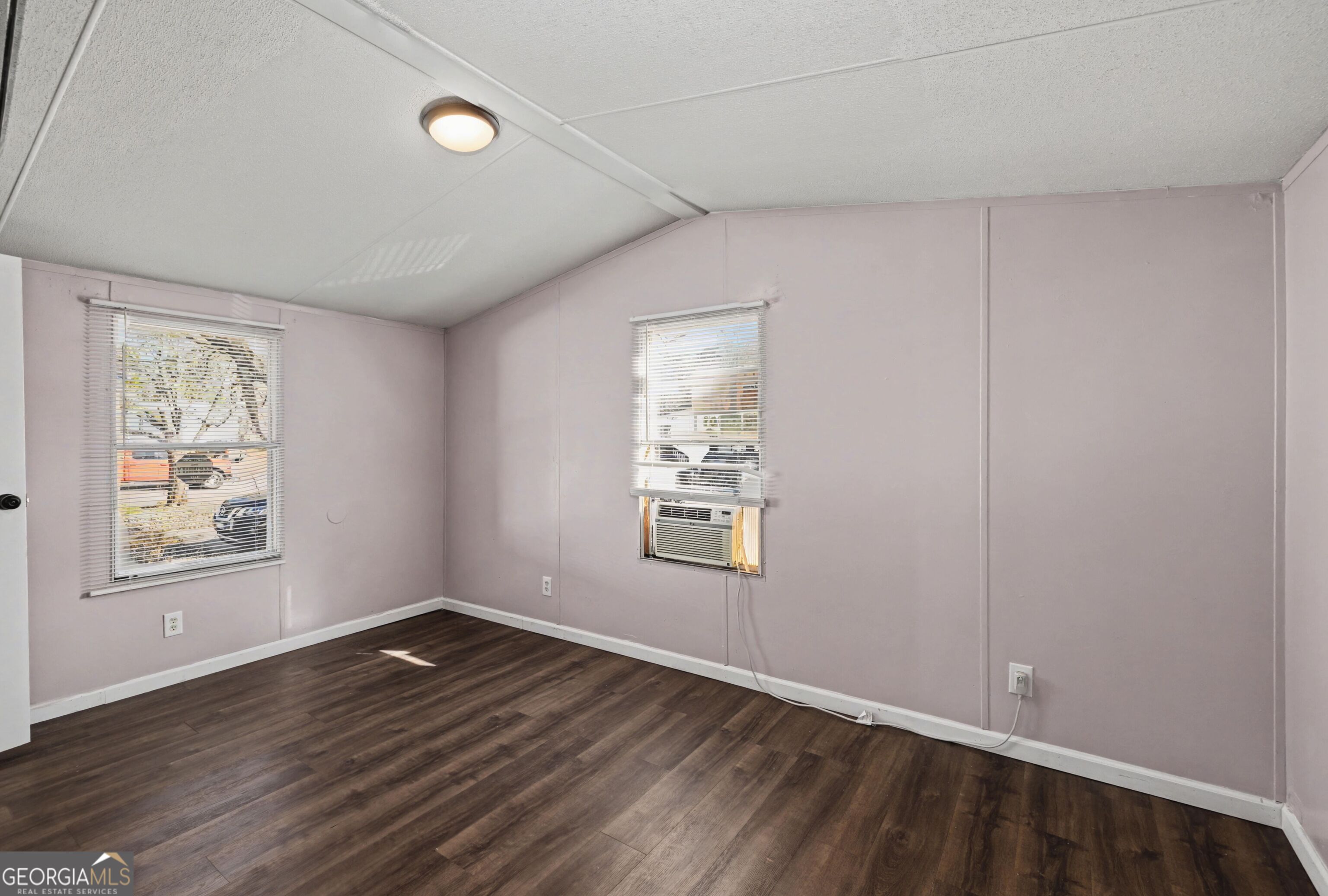 73 Lillian Circle Property Photo 16
