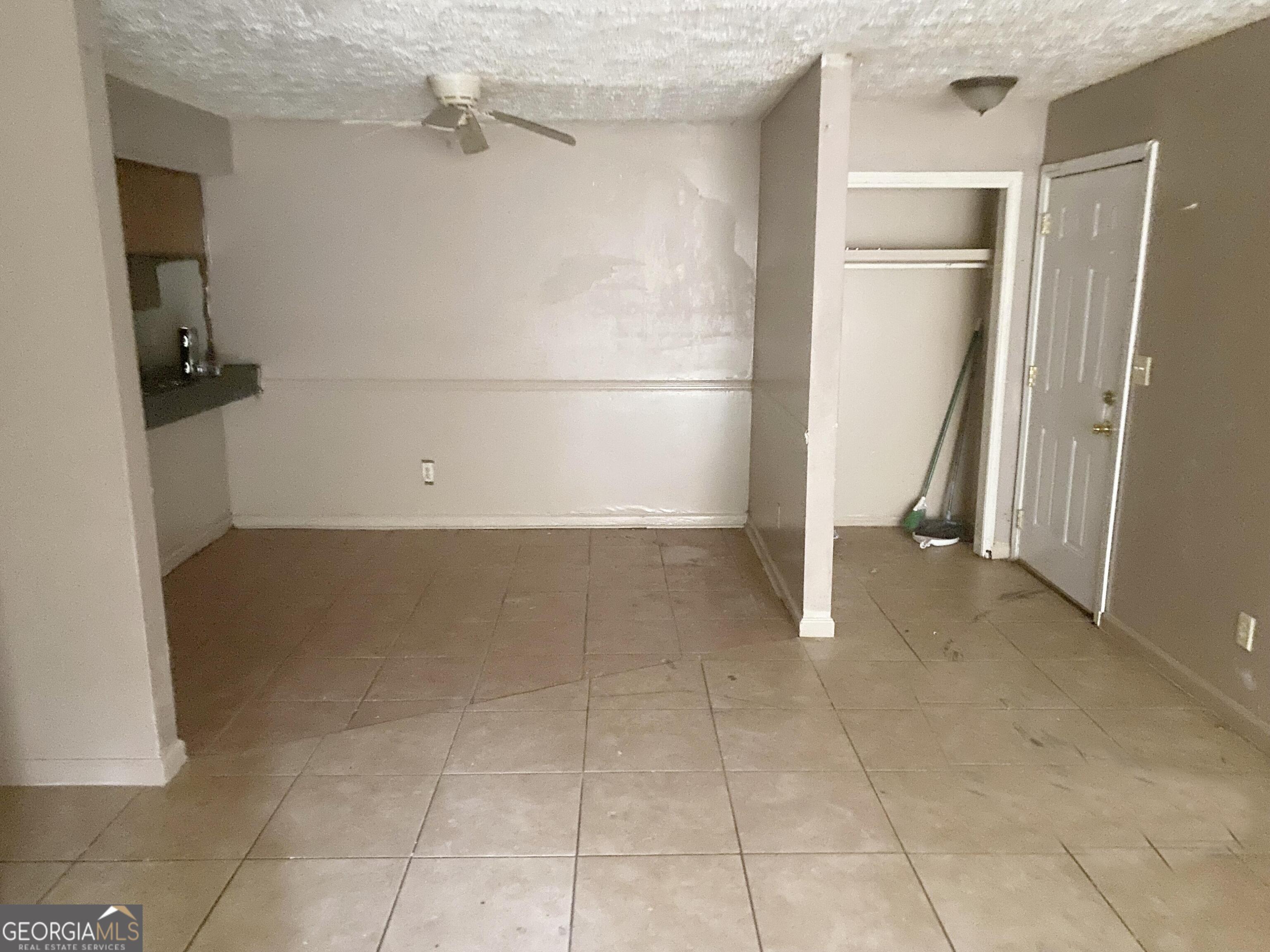 5918 Sutcliff Square Property Photo 3