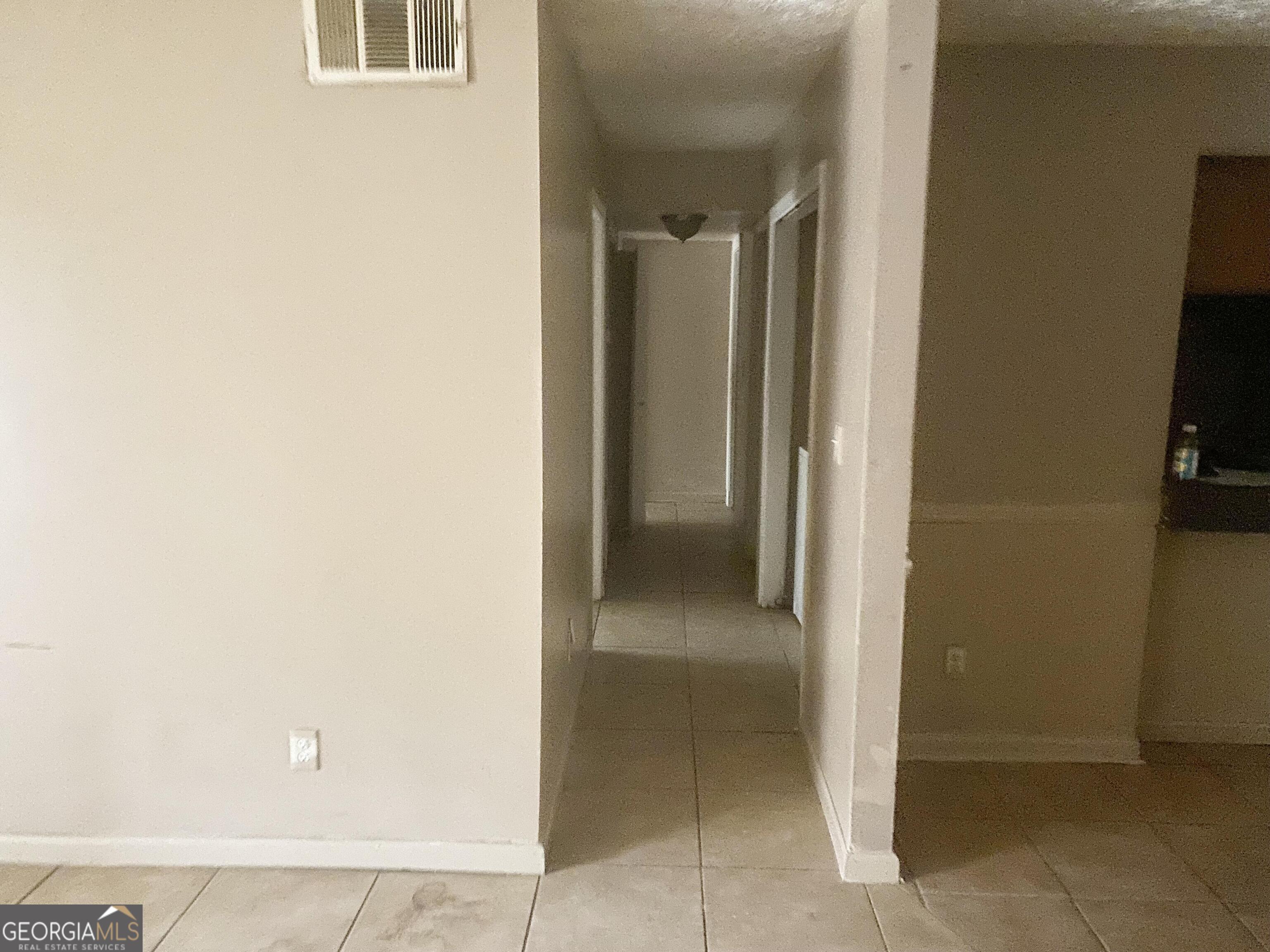 5918 Sutcliff Square Property Photo 4