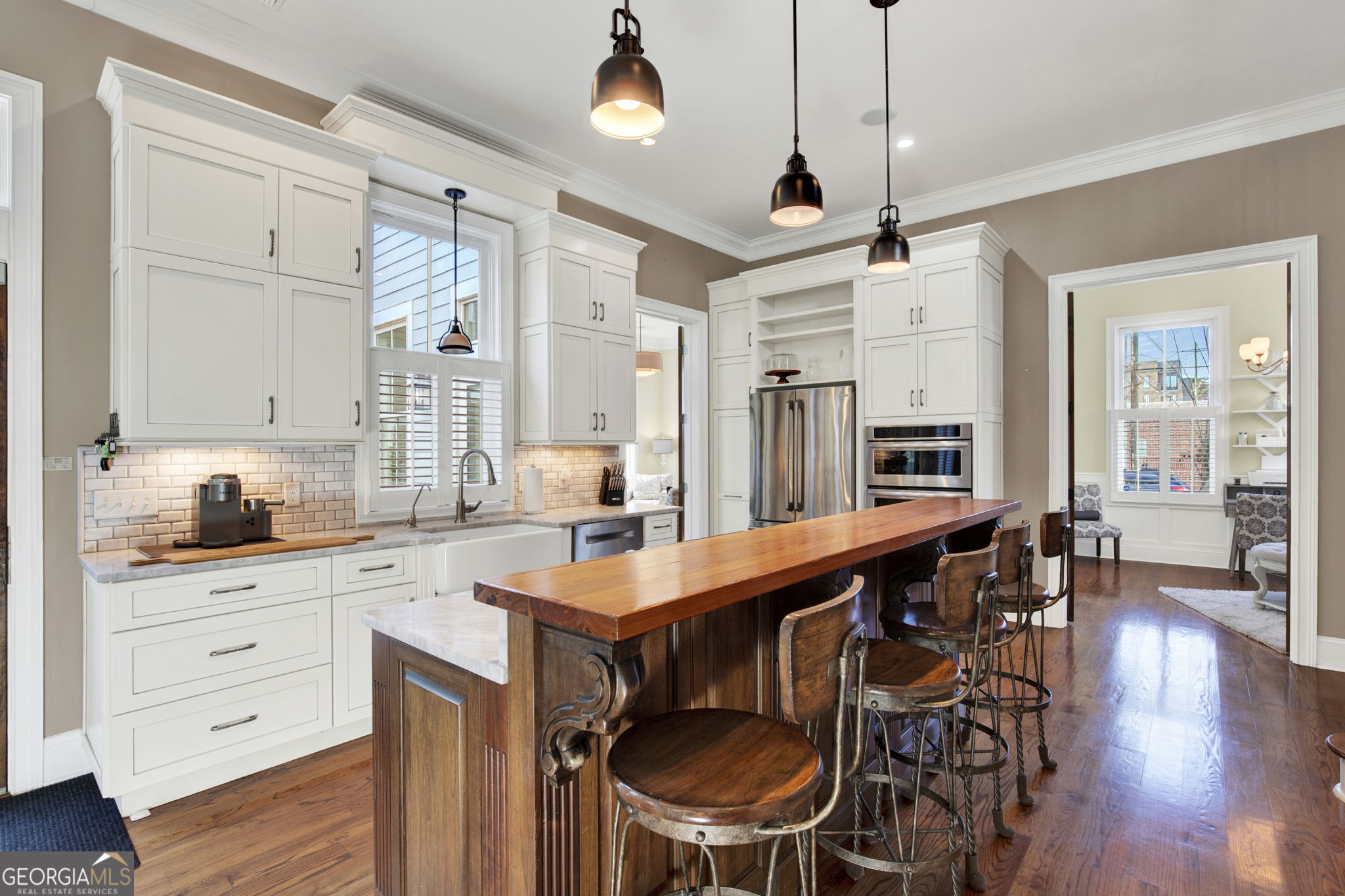 212 Houston Street Property Photo 7