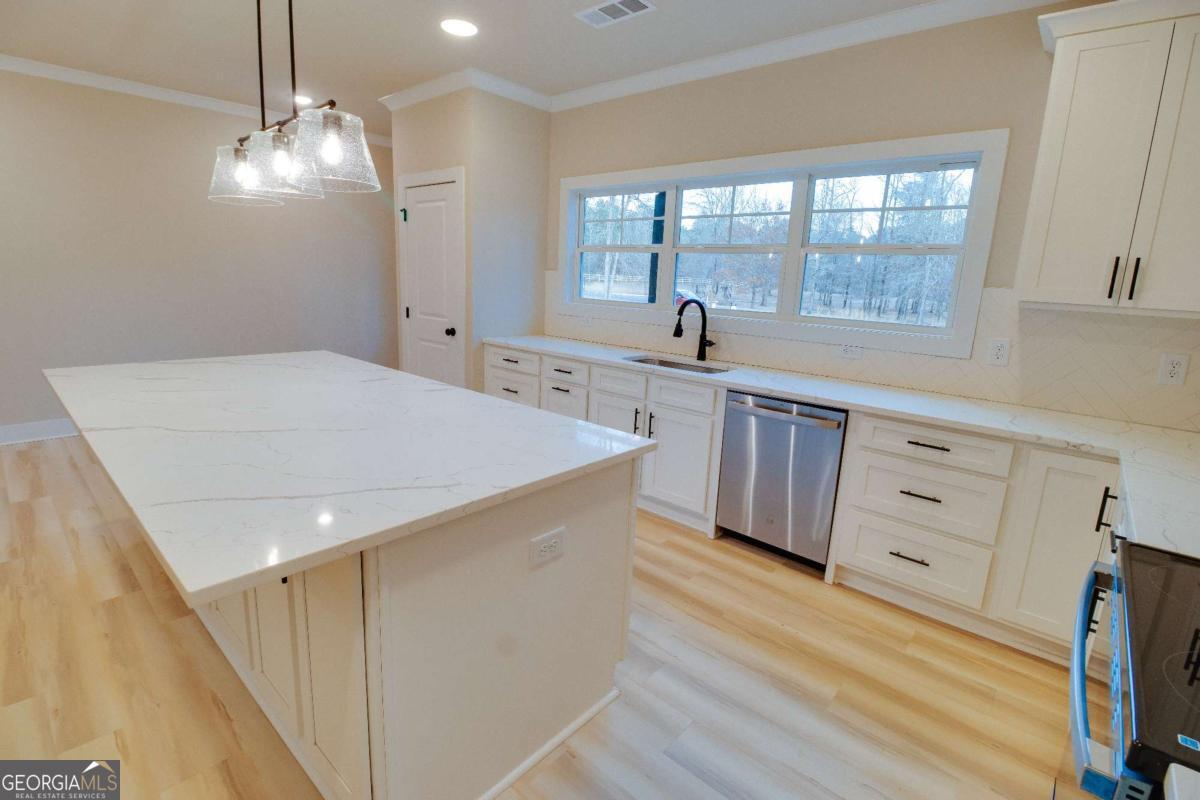 1021 Pointe S Property Photo 12