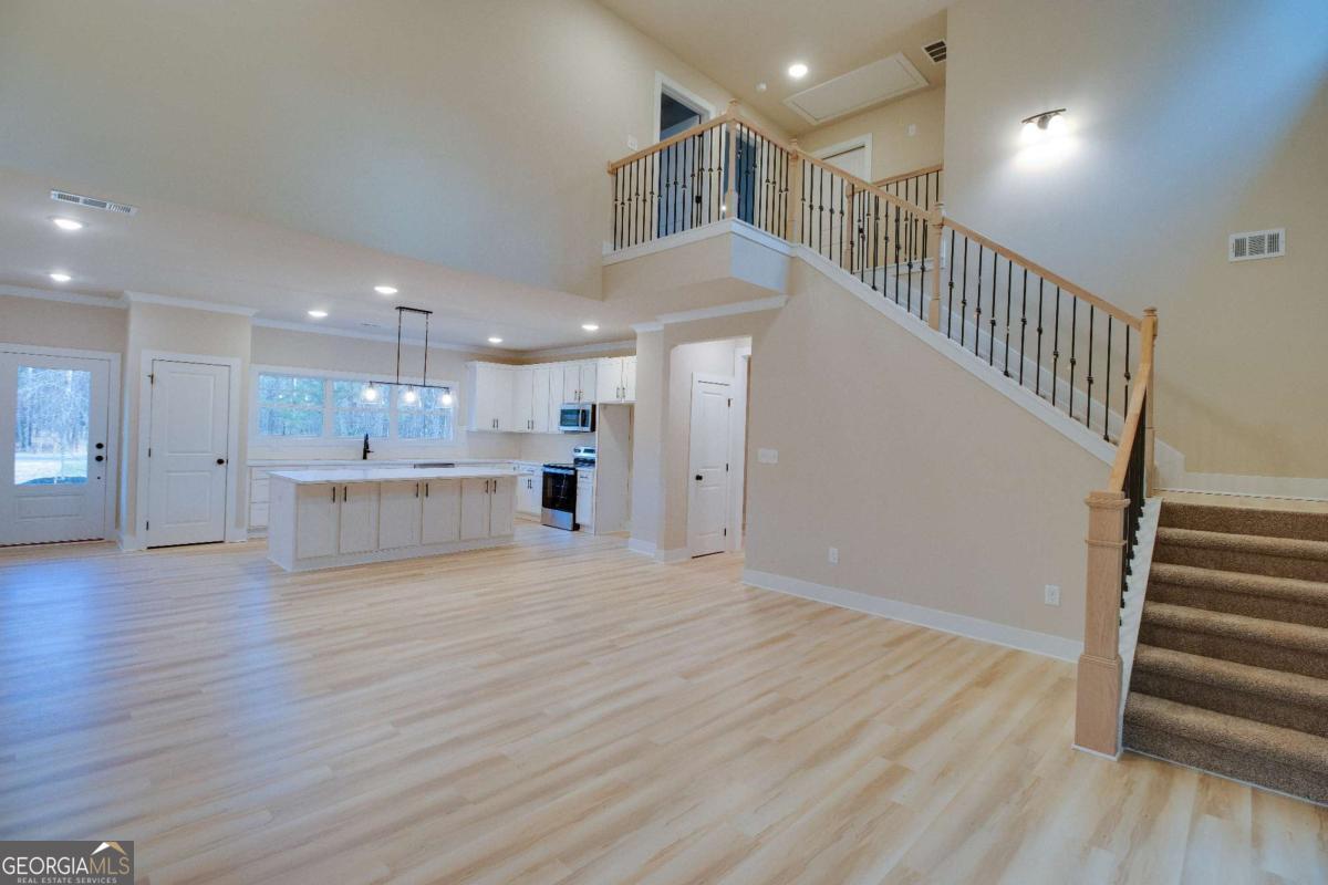 1021 Pointe S Property Photo 13