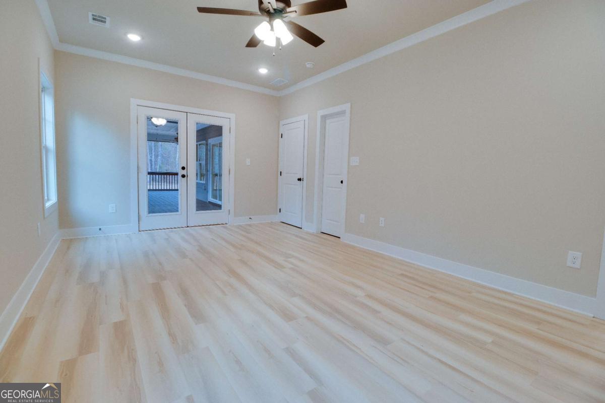 1021 Pointe S Property Photo 17