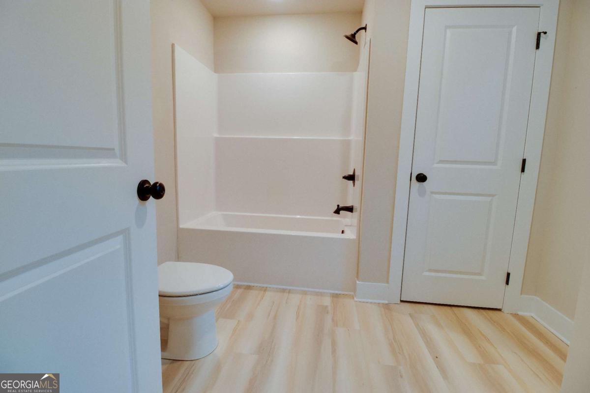 1021 Pointe S Property Photo 32