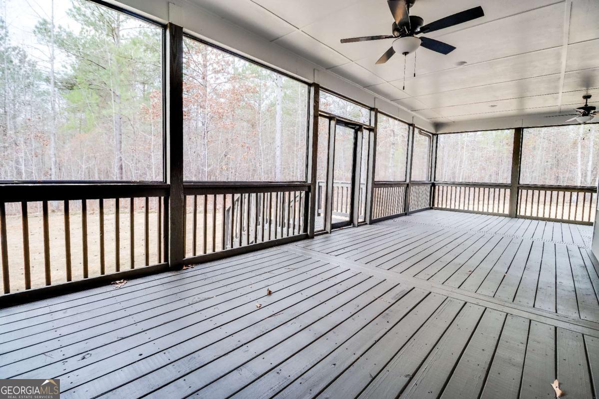 1021 Pointe S Property Photo 34