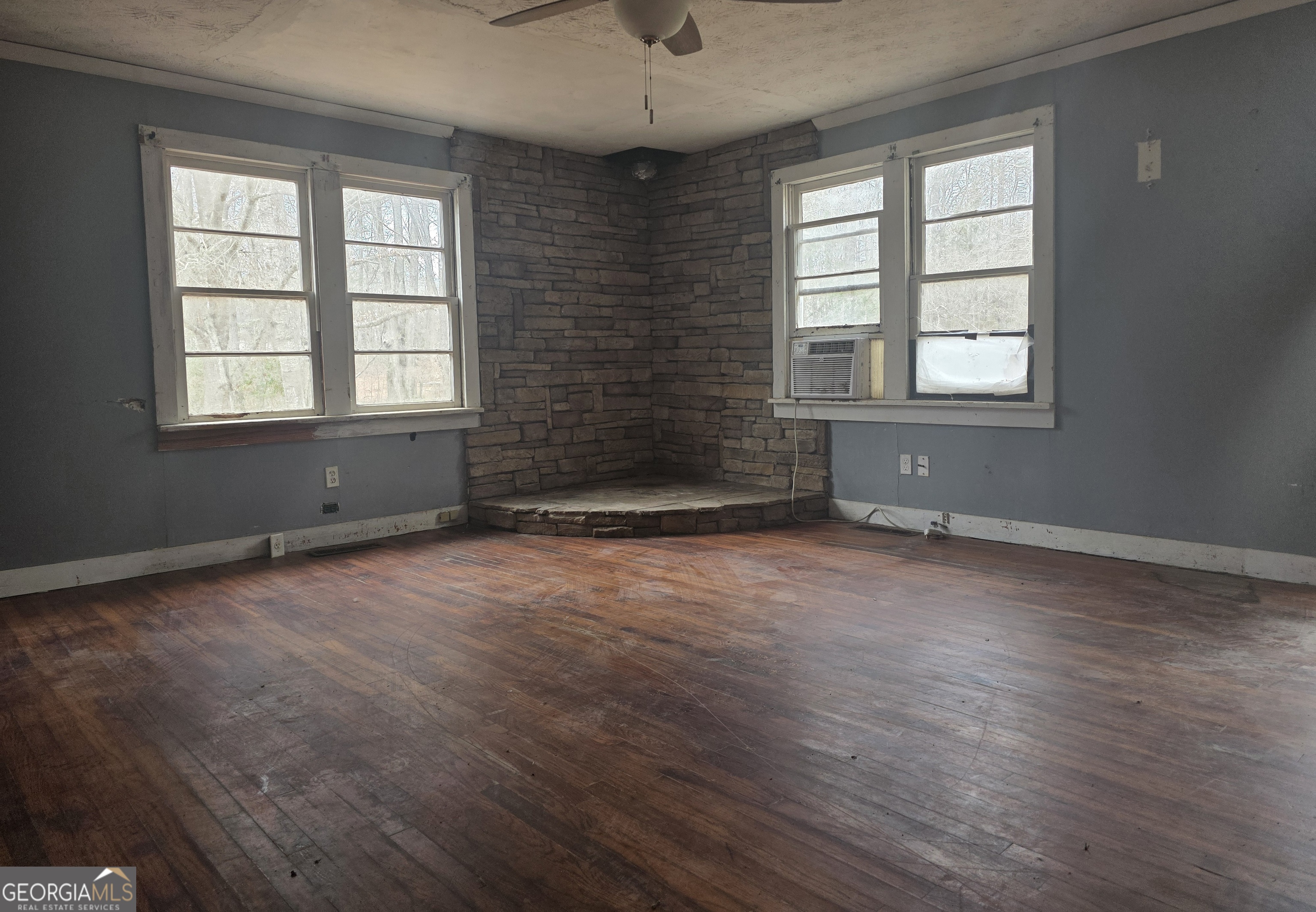 7367 Crest Highway Property Photo 5