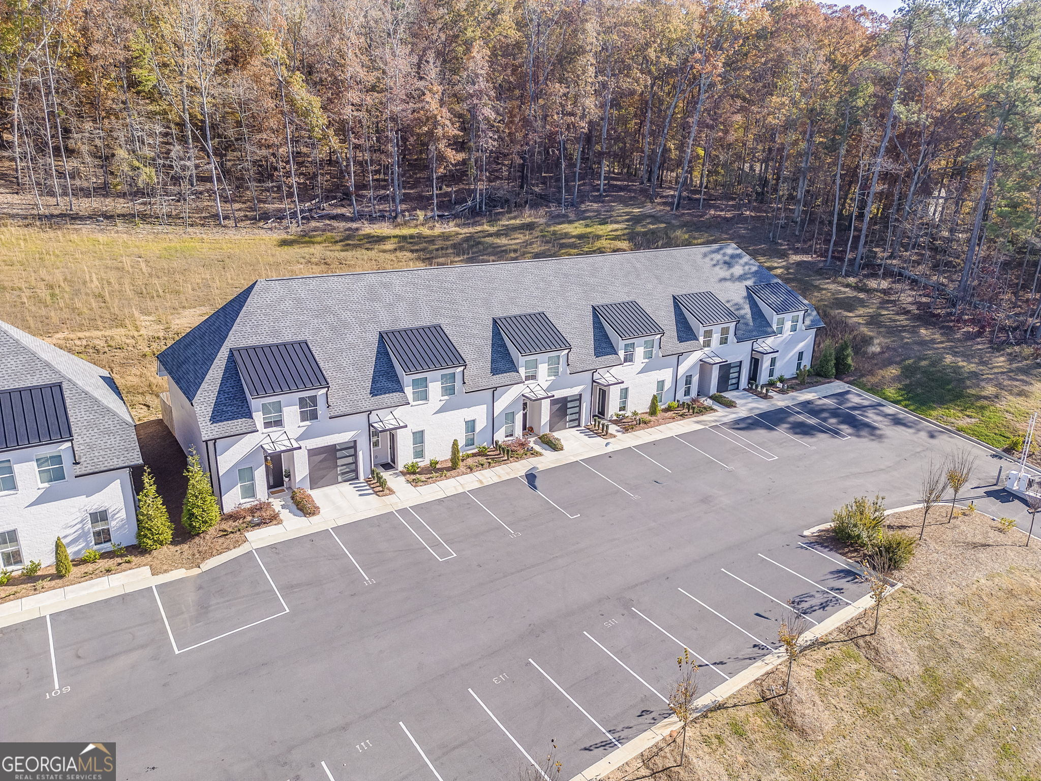 93 Chateau Drive Property Photo 1