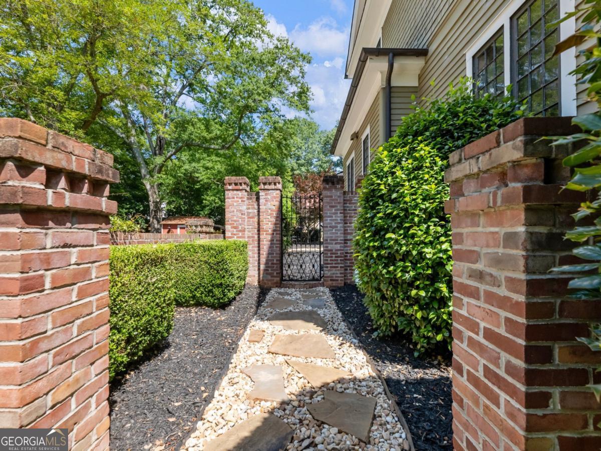 107 Church Street Property Photo 3