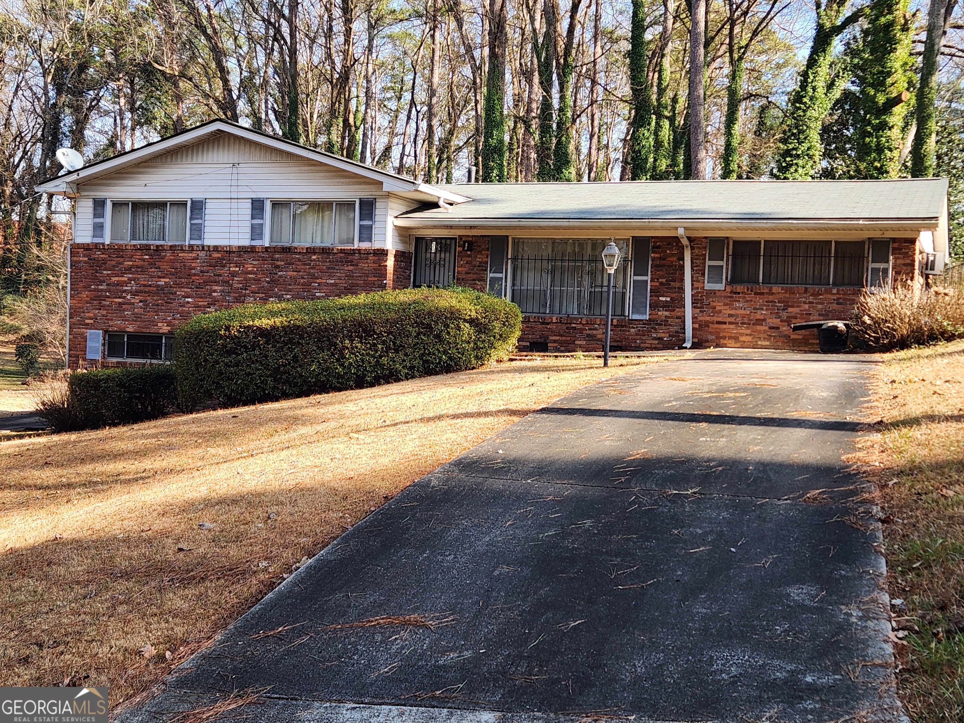 2366 Country Club Drive Sw Property Photo 1