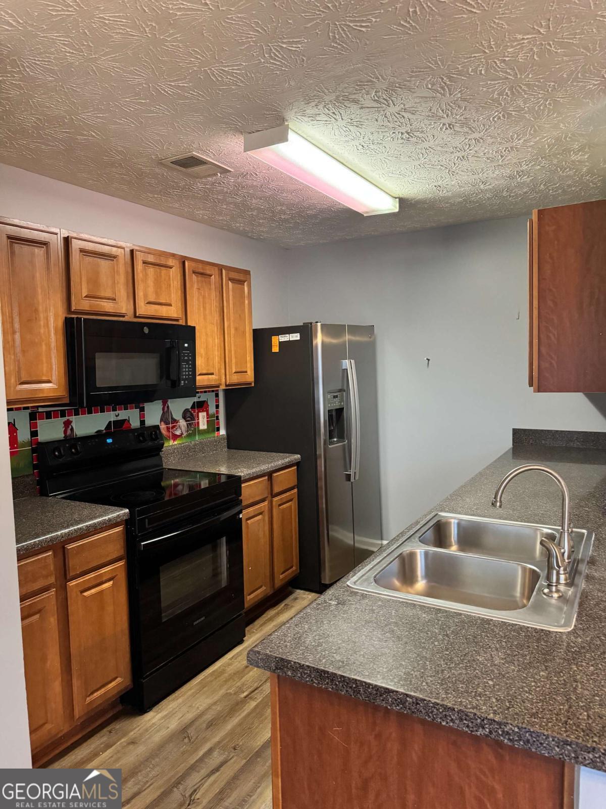 1754 Grove Way Property Photo 6