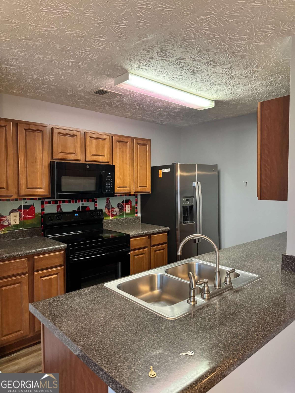 1754 Grove Way Property Photo 9