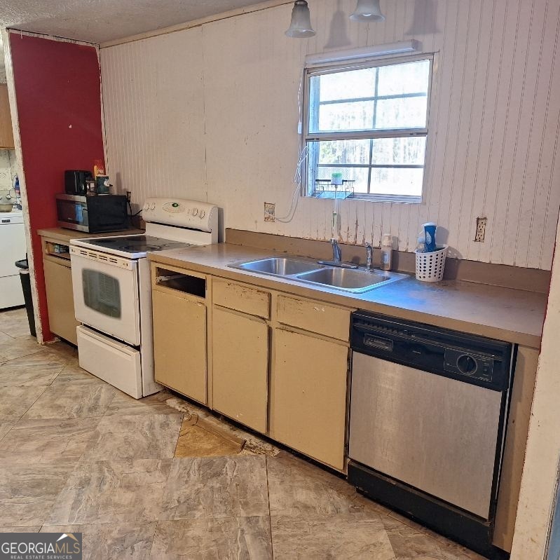 680 Natures Trail Property Photo 4