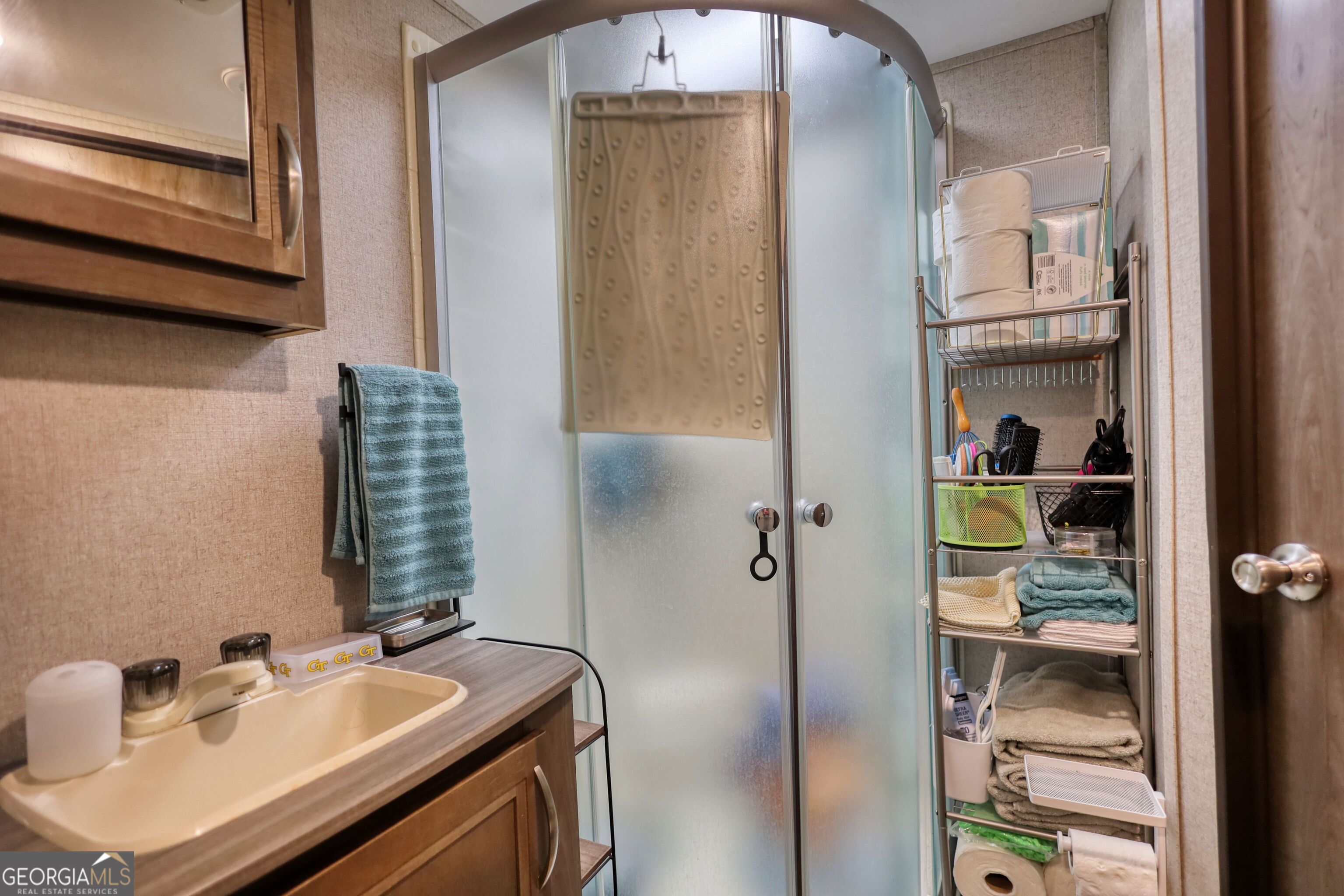228 Southland Drive Property Photo 8