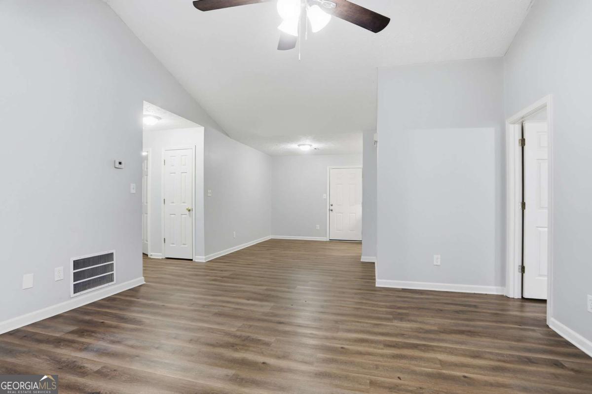 11066 Shannon Circle Property Photo 4