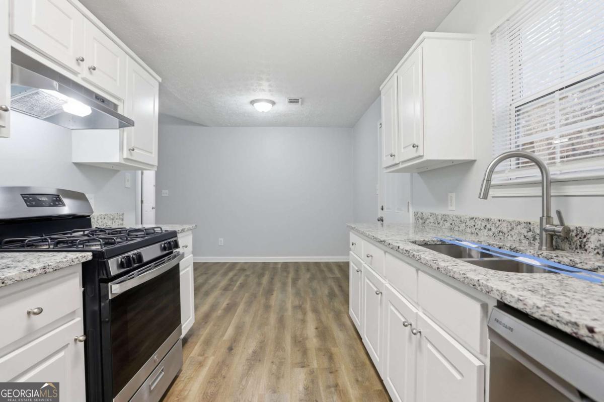 11066 Shannon Circle Property Photo 6