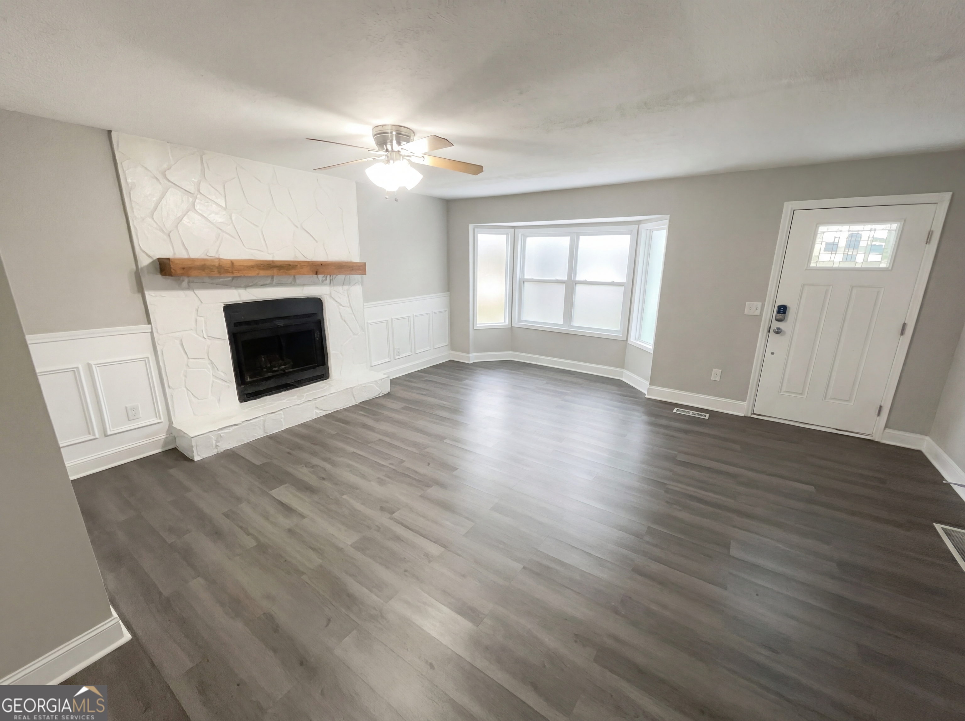 10 King Drive Property Photo 3