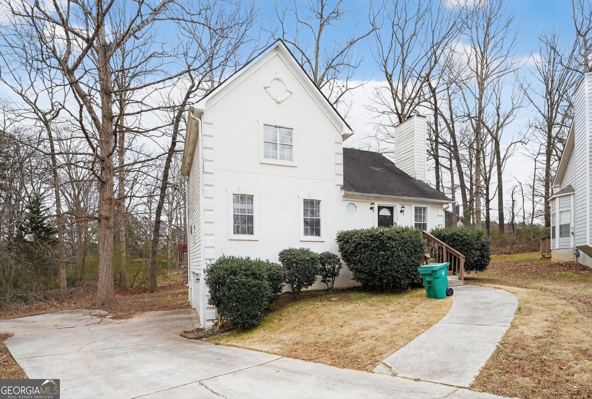 5207 Oaktree Court Property Photo 5