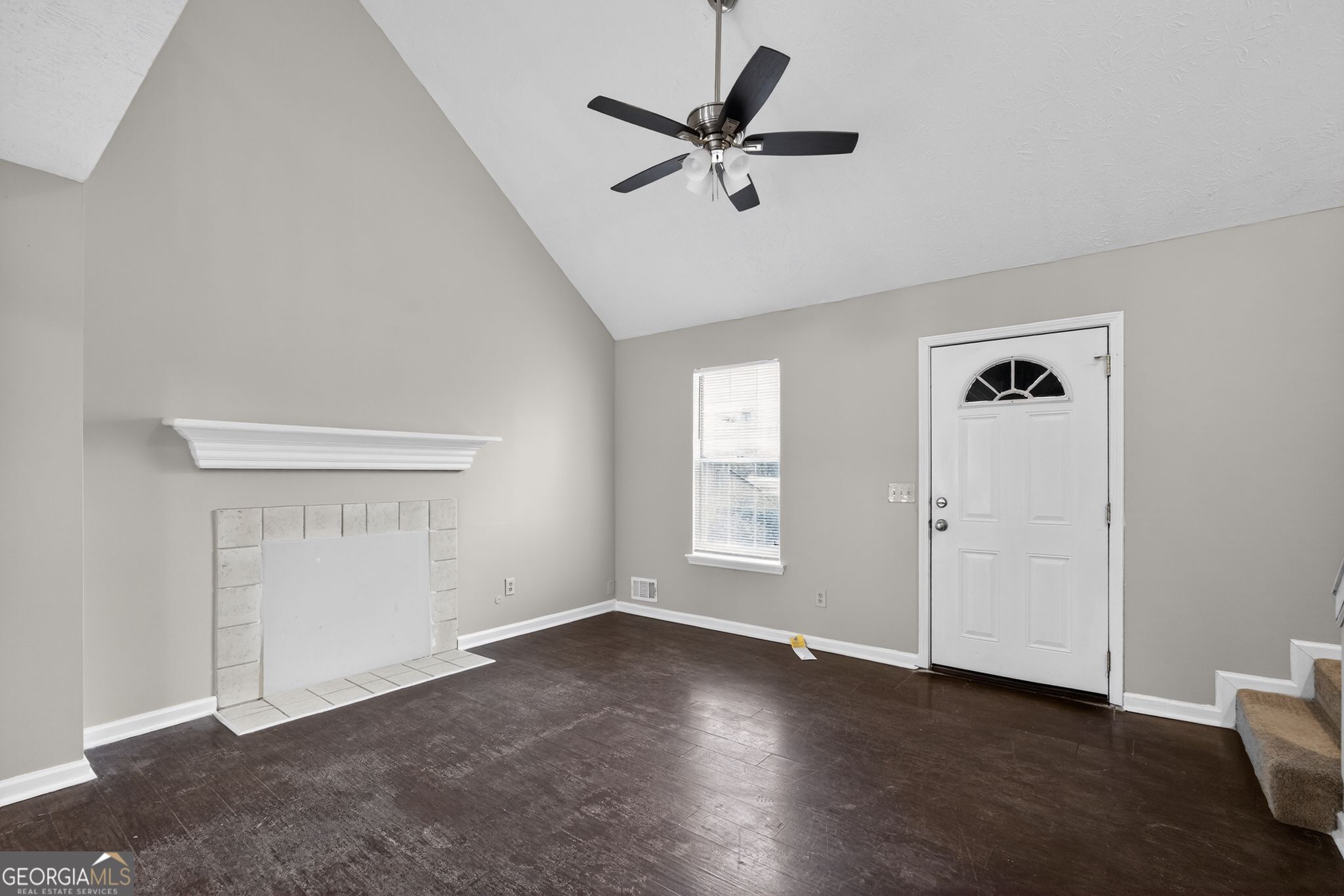 5207 Oaktree Court Property Photo 8