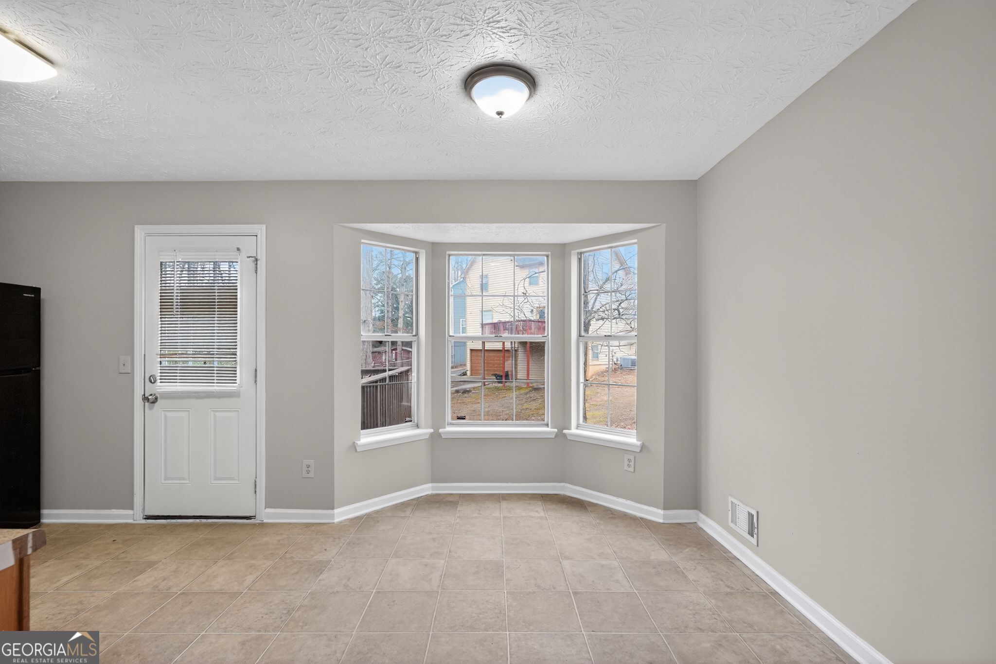 5207 Oaktree Court Property Photo 15
