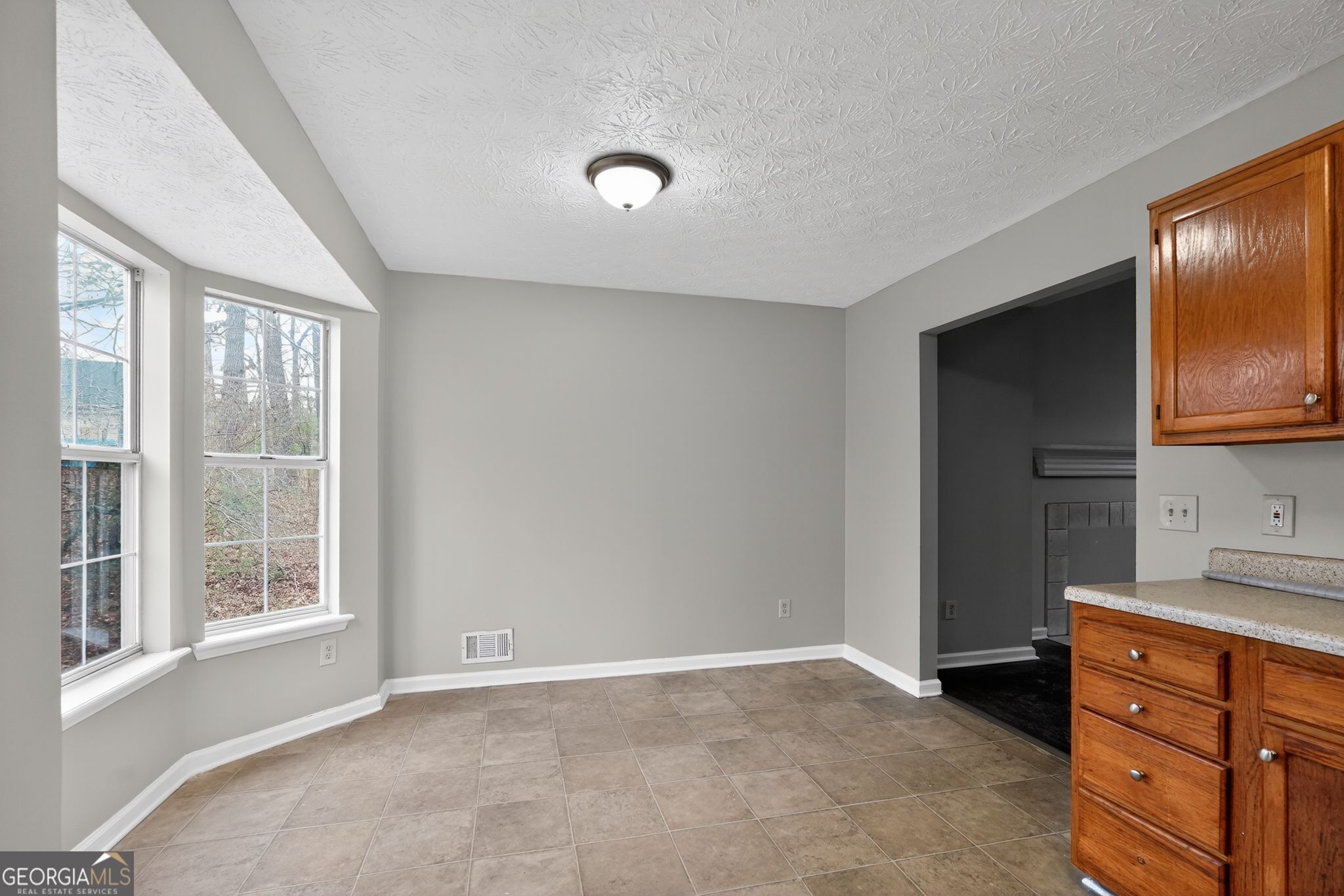 5207 Oaktree Court Property Photo 16