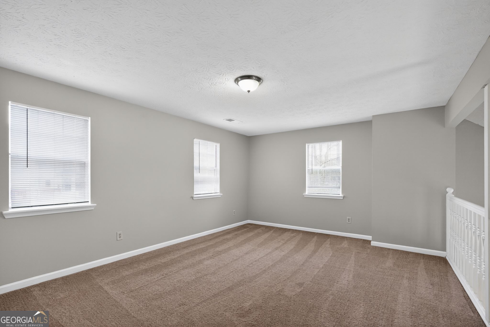 5207 Oaktree Court Property Photo 17