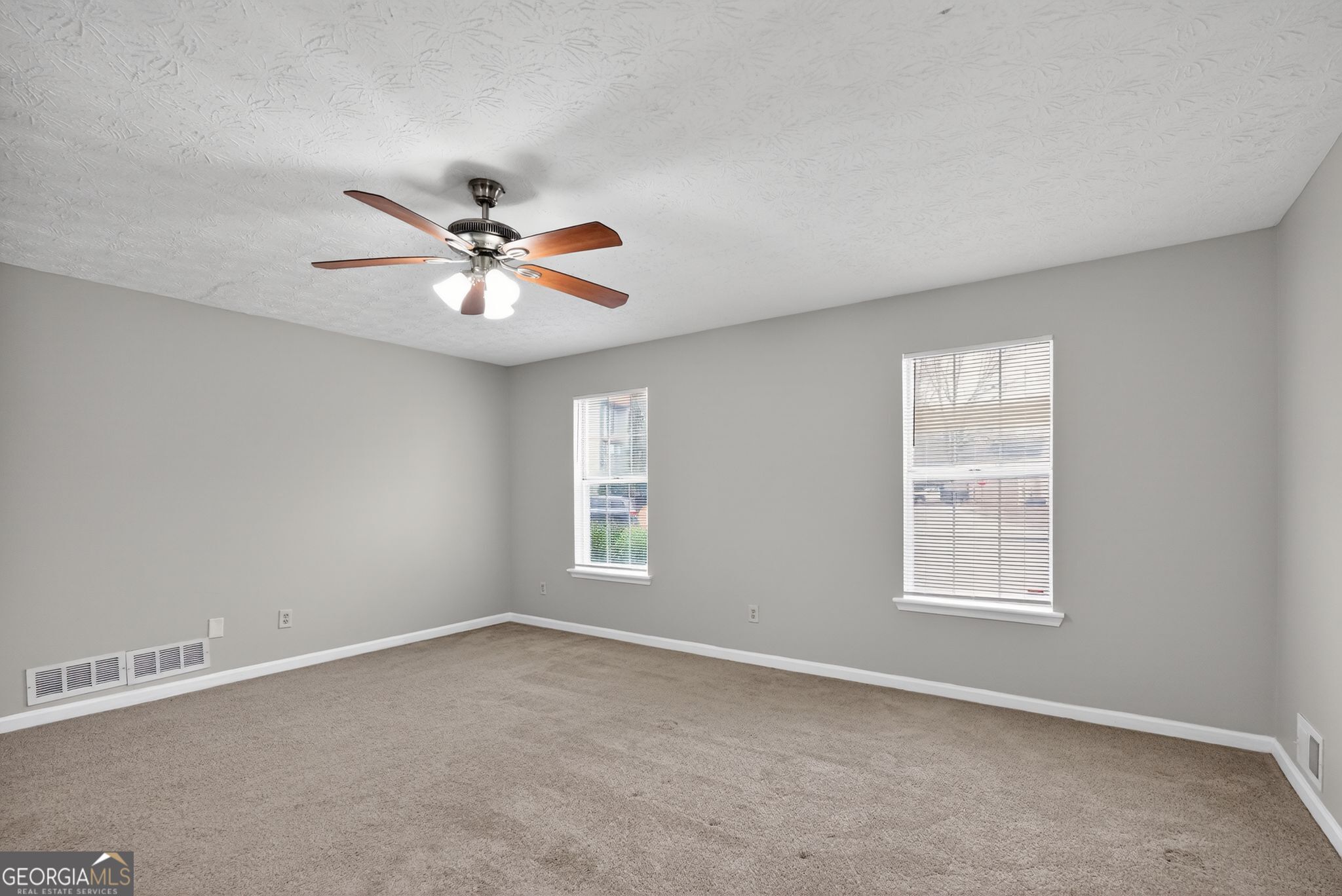 5207 Oaktree Court Property Photo 20