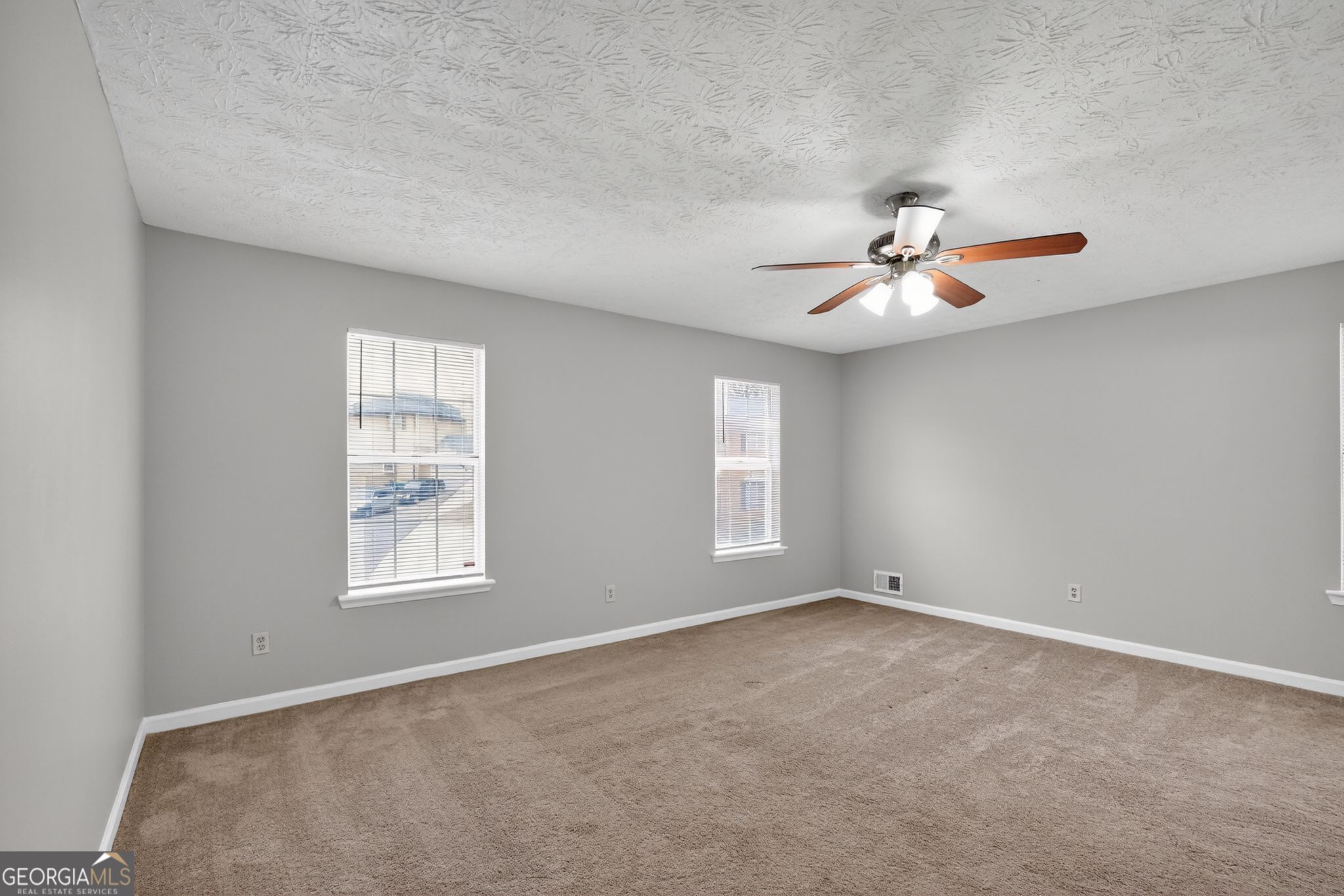 5207 Oaktree Court Property Photo 25