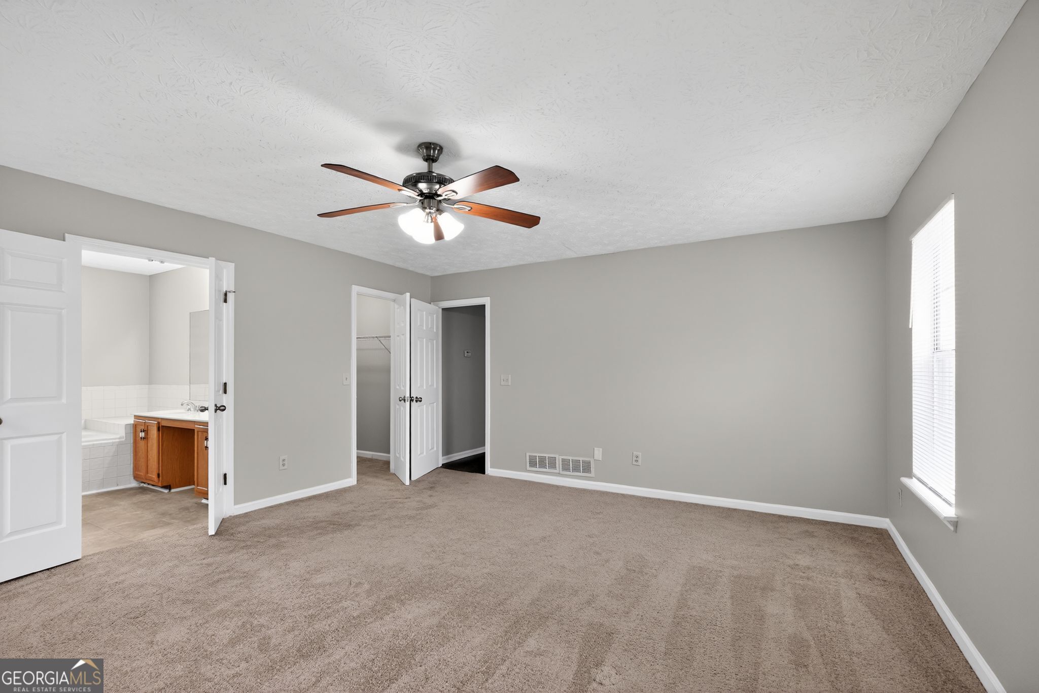 5207 Oaktree Court Property Photo 26