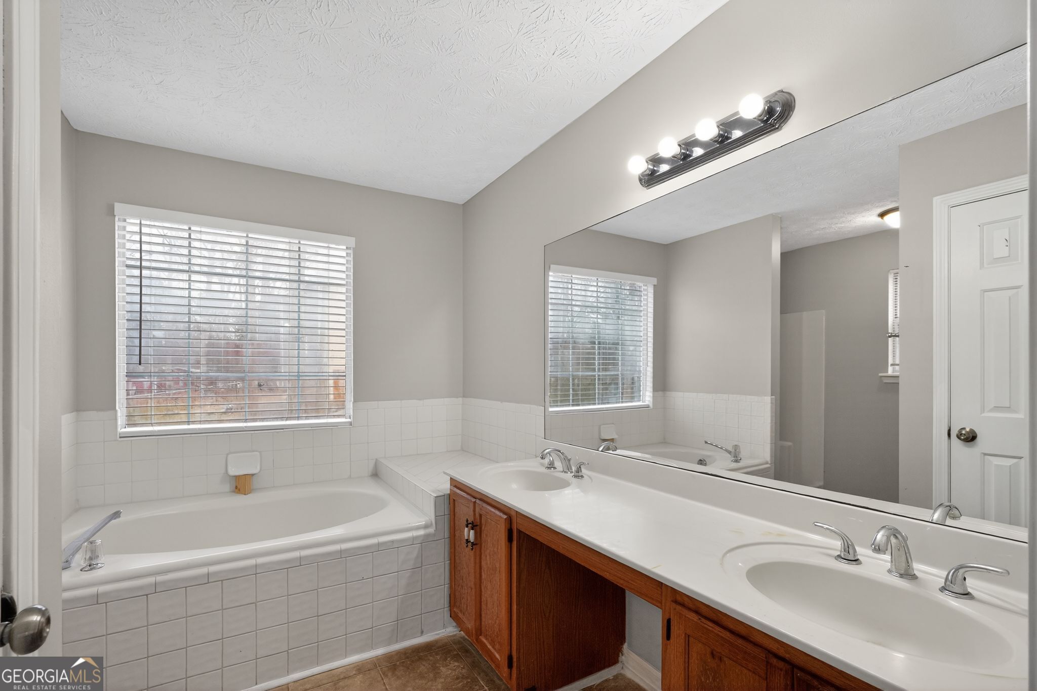 5207 Oaktree Court Property Photo 29