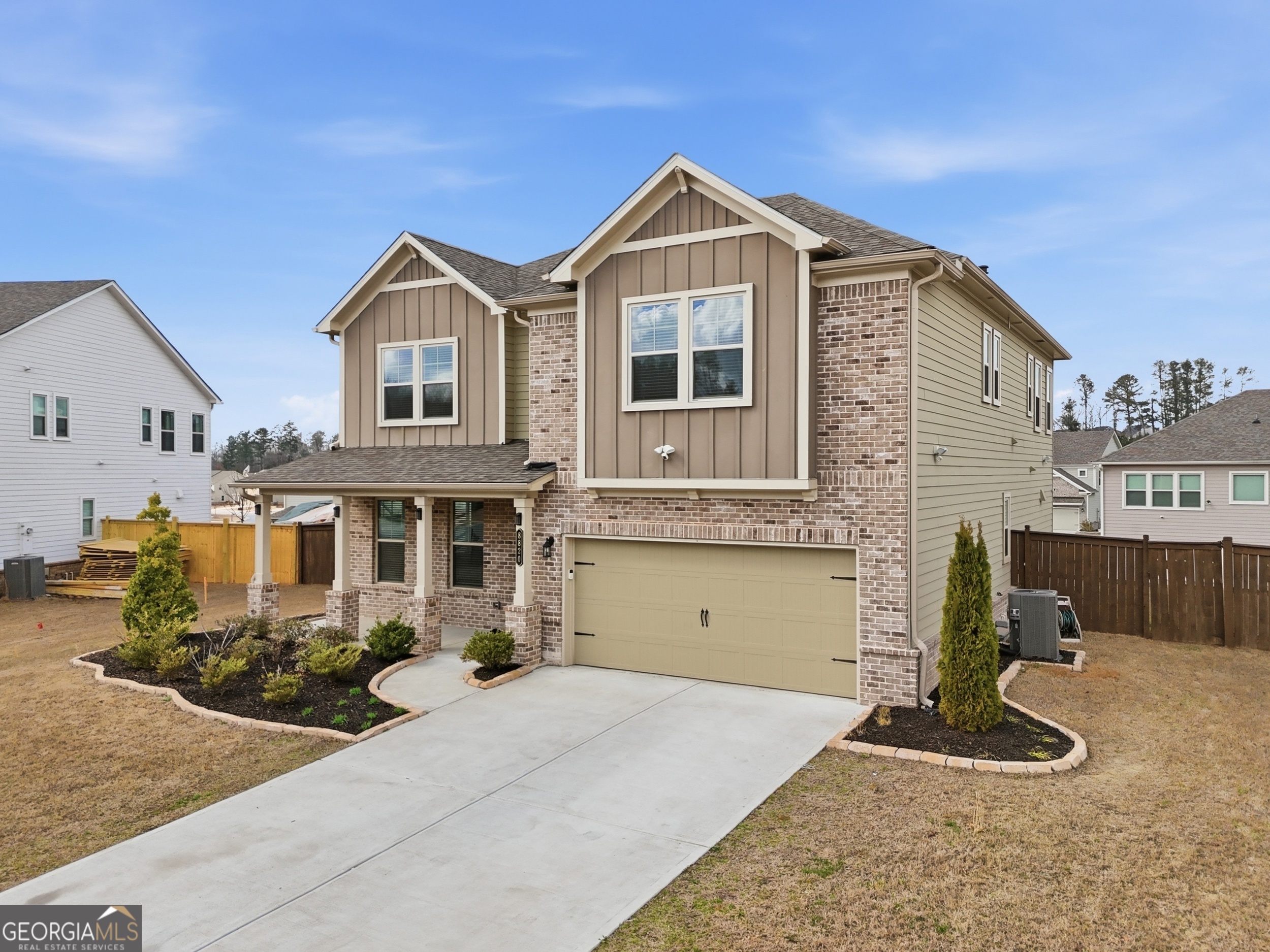 8820 Shipton Circle Property Photo 3