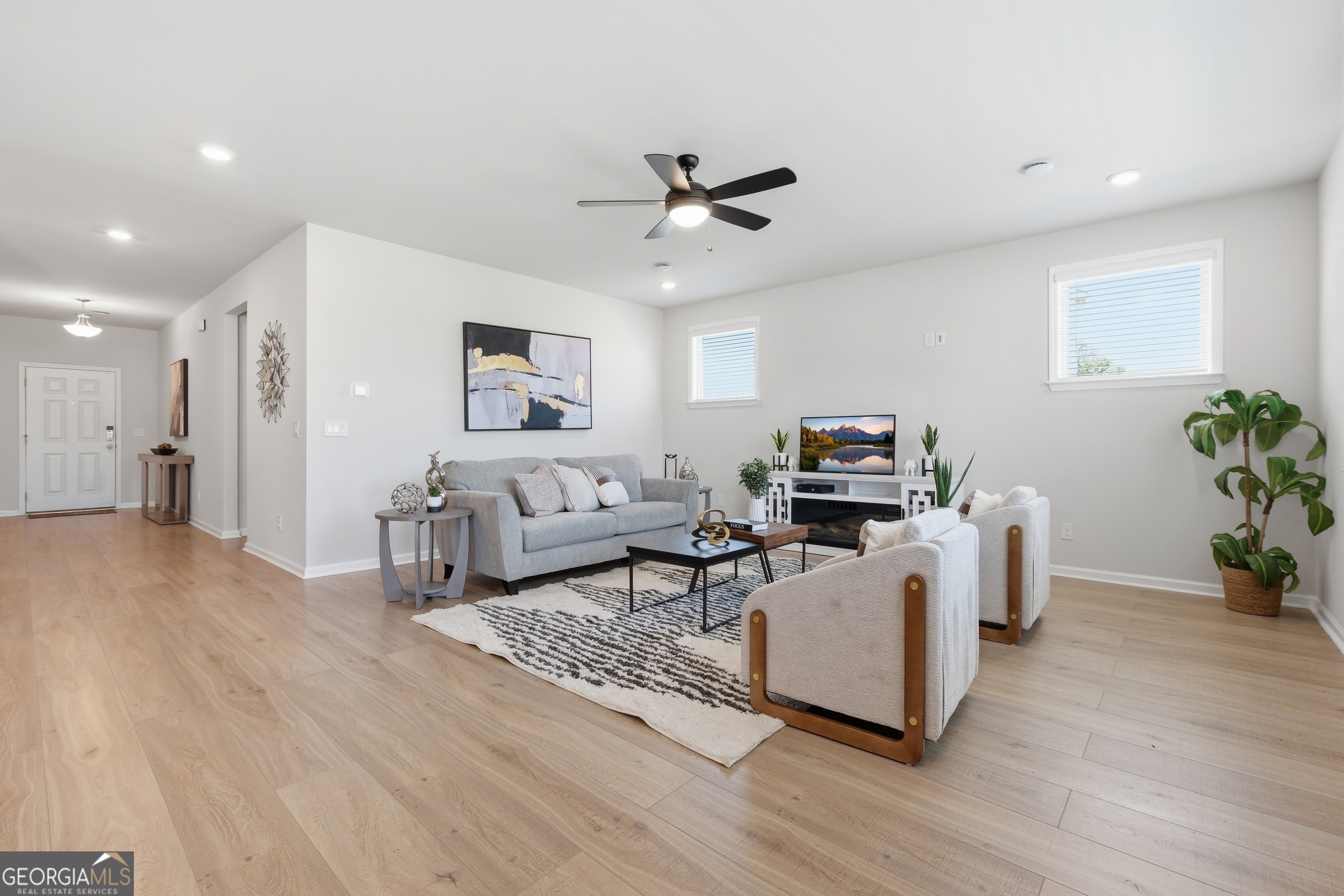 8820 Shipton Circle Property Photo 8